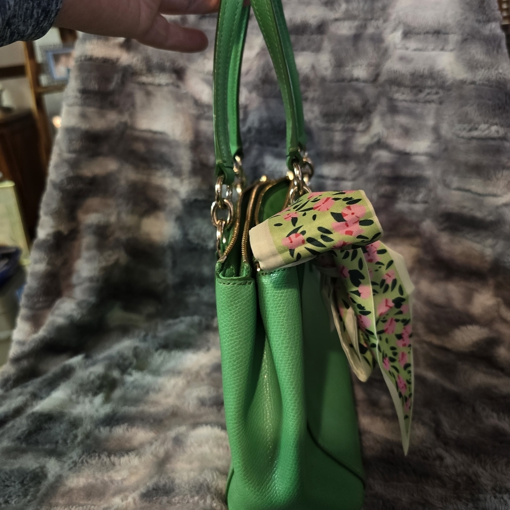 Coach Vibrant Emerald Green Satchel Christmas Rhinestone Heart. 11"x 7.25"x 4" - Picture 6 of 16